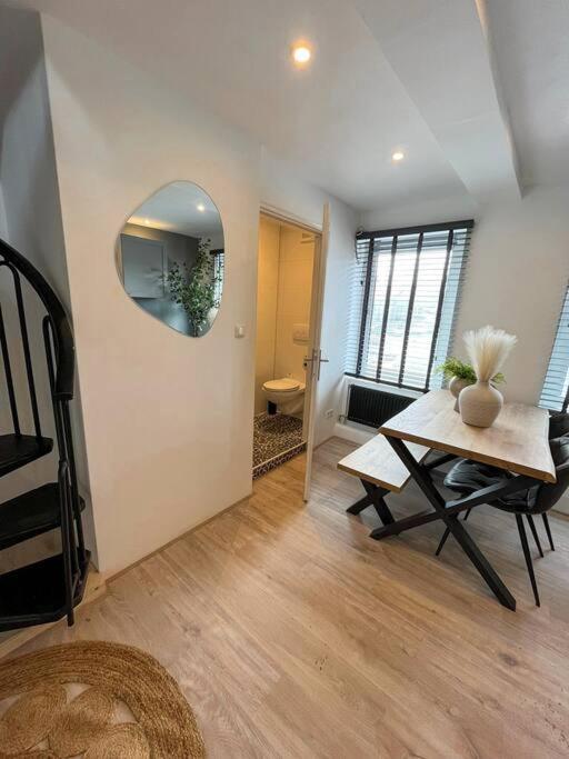 Gezellig Appartement, Gerenoveerd Eind 2022 Tilbourg